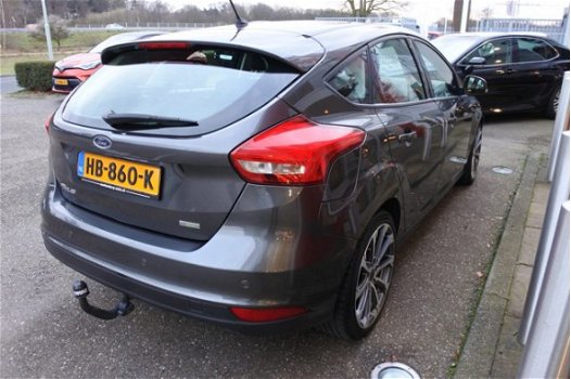 Ford Focus - 1.0 Trend Edition | Navi | 18 inch lichtmetaal | Sensoren voor & achter | Airco | Cruis - 1