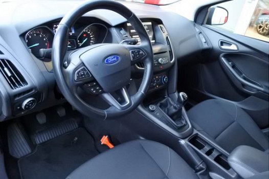 Ford Focus - 1.0 Trend Edition | Navi | 18 inch lichtmetaal | Sensoren voor & achter | Airco | Cruis - 1