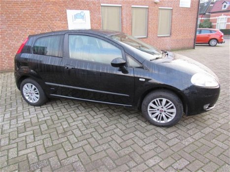 Fiat Grande Punto - Grand1.4 8v Dynamic - 1