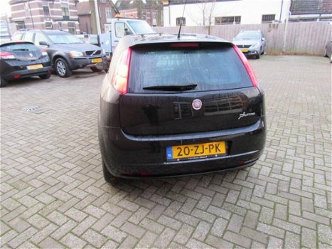 Fiat Grande Punto - Grand1.4 8v Dynamic - 1