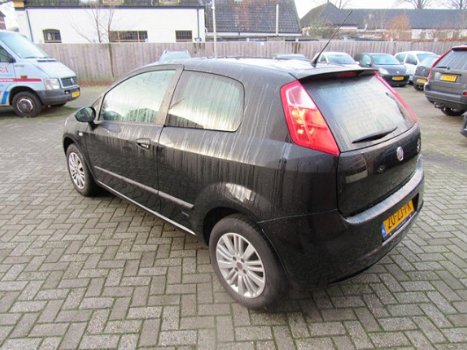 Fiat Grande Punto - Grand1.4 8v Dynamic - 1