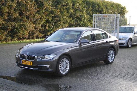 BMW 3-serie - 320i High Executive - 1