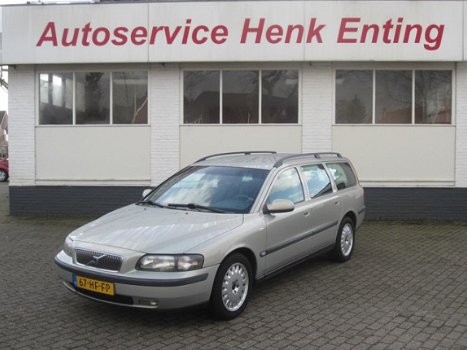 Volvo V70 - 2.4 140PK AUTOMAAT - 1