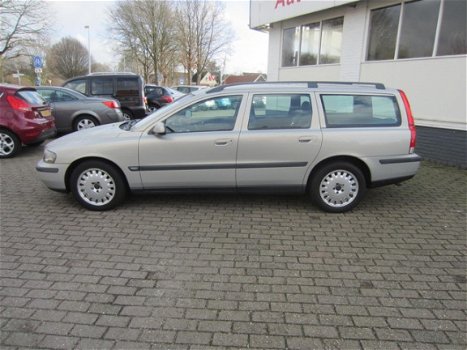 Volvo V70 - 2.4 140PK AUTOMAAT - 1