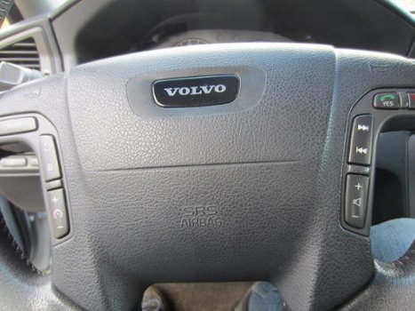 Volvo V70 - 2.4 T XC 4WD AUT - 1
