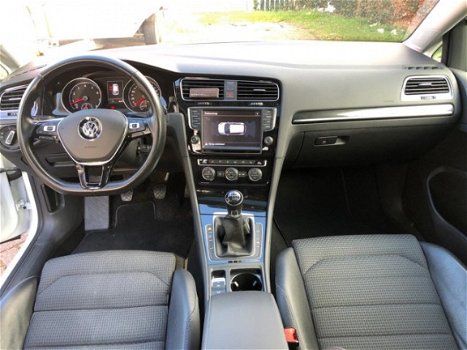 Volkswagen Golf - 1.4 TSI ACT Highline (Panoramadak, Parkeersensoren, LED, Massagestoelen) - 1