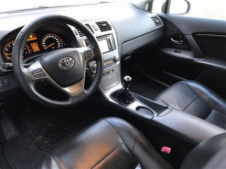 Toyota Avensis Wagon - 1.8 VVTi Business | Leer | Camera | Incl. set winterbanden | ALLE INRUIL MOGE - 1