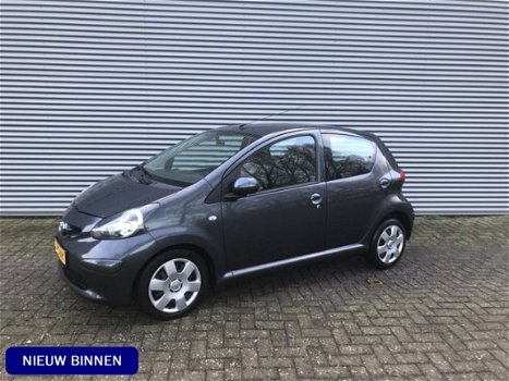 Toyota Aygo - 1.0-12V + | Airco | 5Deurs | Apk 01-2021 | Keurige auto | ALLE INRUIL MOGELIJK - 1