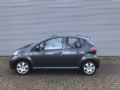 Toyota Aygo - 1.0-12V + | Airco | 5Deurs | Apk 01-2021 | Keurige auto | ALLE INRUIL MOGELIJK - 1