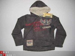 stoere jongenssweater in maat 146/152