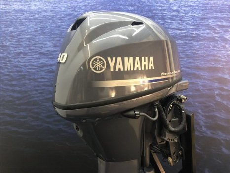 Yamaha 40 pk Langstaart powertrim - 1