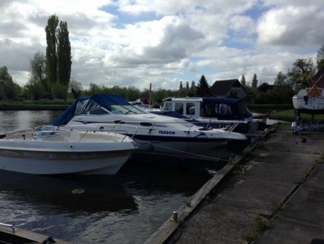 Sea Ray 250 Express Cruiser - 3