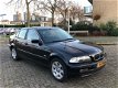 BMW 3-serie - 320i 2000 Handbak Airco Cruise control PDC - 1 - Thumbnail