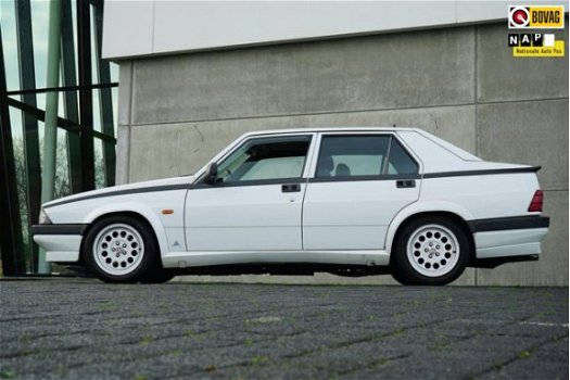 Alfa Romeo 75 - 2.0 T.Spark - 1