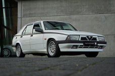 Alfa Romeo 75 - 2.0 T.Spark