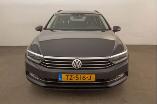 Volkswagen Passat Variant - 2.0 TDI Highline Automaat - 1