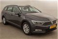 Volkswagen Passat Variant - 2.0 TDI Highline Automaat - 1 - Thumbnail