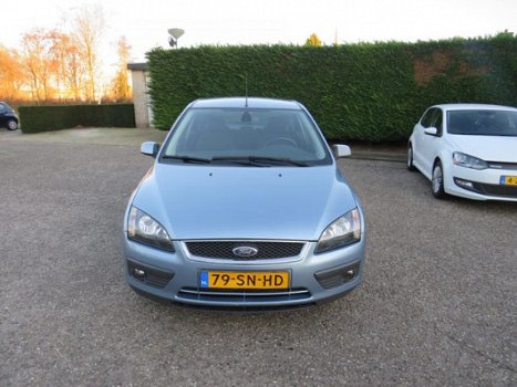 Ford Focus - 1.6-16V Futura Nw APK, Airco, cruise, trekhaak vol opties Actieprijs - 1