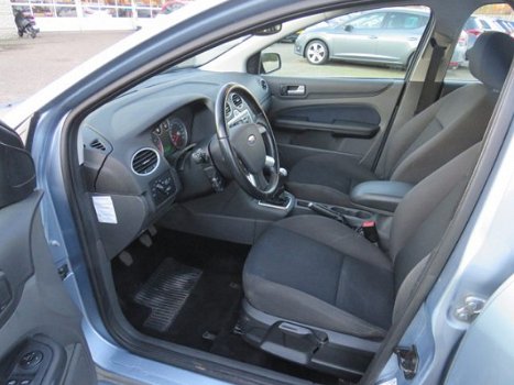 Ford Focus - 1.6-16V Futura Nw APK, Airco, cruise, trekhaak vol opties Actieprijs - 1