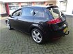 Seat Leon - 2.0 FSI Businessline Navi / trekhaak / pdc / 17inch lichtmetalen wielen - 1 - Thumbnail