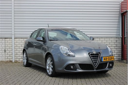 Alfa Romeo Giulietta - 1.6 JTDm Distinctive | 2 EIGENAREN | CRUISE & CLIMATE CONTROL | NAP | AUX | - 1