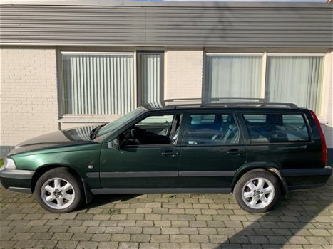 Volvo V70 - XC 2.5 T AWD Luxury - 1