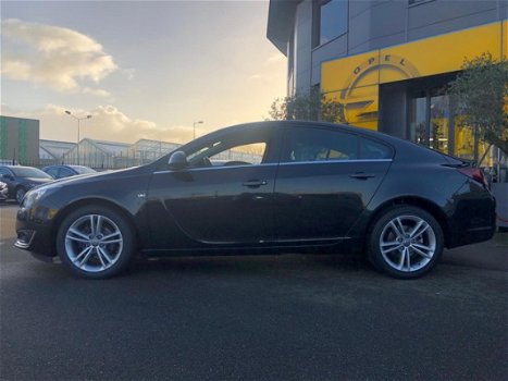 Opel Insignia - 1.4T 140pk 5D Business+ / Navi / Leder - 1