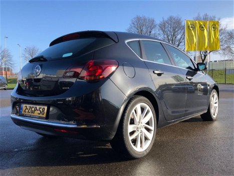 Opel Astra - 1.4T 120pk Sport+ / Navi / Camera / AGR / Xenon - 1