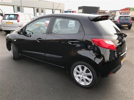 Mazda 2 - 2 1.3 S-VT Touring 97dkm. + NAP voor 4850, - euro - 1