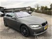 BMW 3-serie Cabrio - 320i 170pk aut. high executive - navi - xenon - leer - 18 inch - mat gedipt - v - 1 - Thumbnail