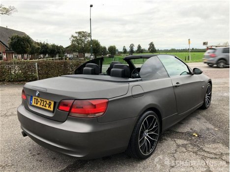 BMW 3-serie Cabrio - 320i 170pk aut. high executive - navi - xenon - leer - 18 inch - mat gedipt - v - 1