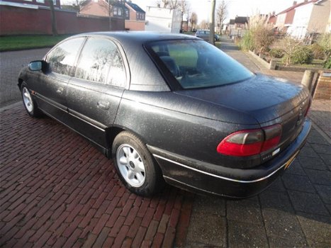 Opel Omega - 2.5 TD GL Comfort Automaat, airco, lmv;s YOUNGTIMER - 1