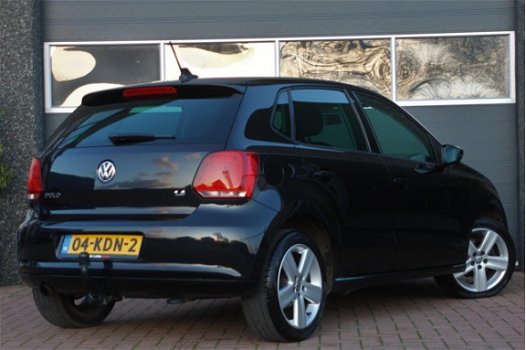 Volkswagen Polo - 1.4-16V Highline AUTOMAAT / NAVI / STOELVERWARMING / CRUISE - 1