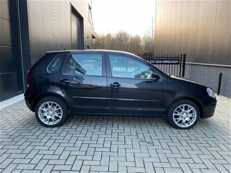 Volkswagen Polo - 1.2-12V Trendline Nwe APK/Airco/5-deurs/NAP - 1