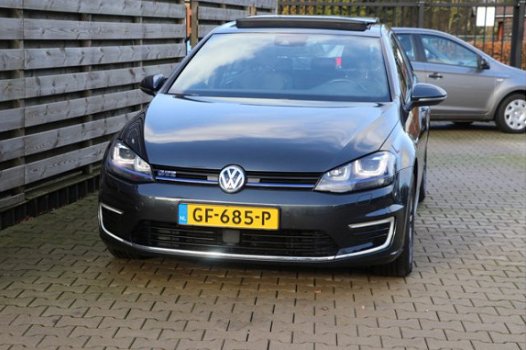 Volkswagen Golf - 1.4 TSI GTE 205 pk | Ex BTW | LED | Panoramadak | Zwart hemel | Adaptive Cruise | - 1