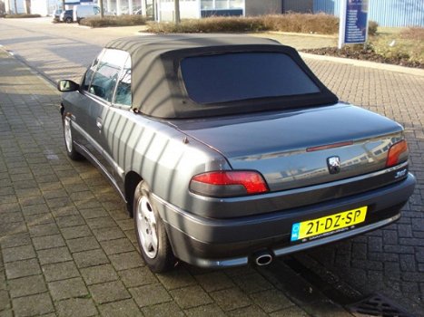 Peugeot 306 Cabriolet - 1.8-16V Palm Beach nieuw apk - 1