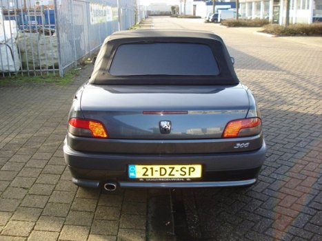 Peugeot 306 Cabriolet - 1.8-16V Palm Beach nieuw apk - 1