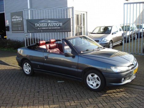 Peugeot 306 Cabriolet - 1.8-16V Palm Beach nieuw apk - 1