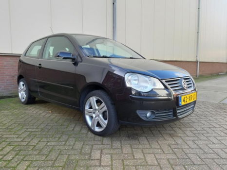 Volkswagen Polo - 1.4-16V Optive airco/netjes/nap - 1