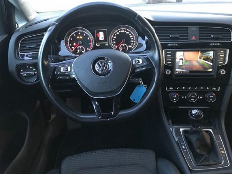 Volkswagen Golf - 1