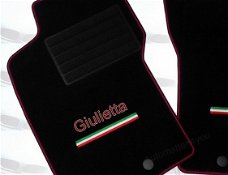 Schitterende Automatten Alfa Giulietta met Mooi Logo