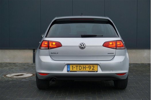 Volkswagen Golf - 1.6 TDI Highline BlueMotion NAVI CRUISE CLIMA PDC V+A DEALER ONDERHOUDEN - 1