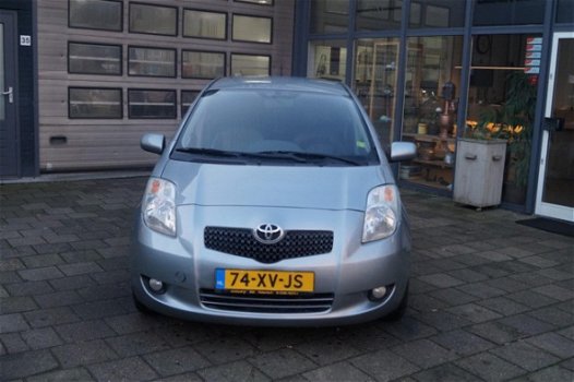 Toyota Yaris - 1.3 VVTi Sol / Elek-Pakket / Airco / 5-DRS - 1