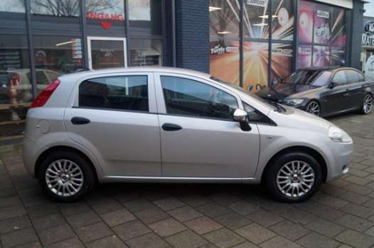 Fiat Grande Punto - 1.3 M-Jet Actual / Elek-Pakket / Airco / 5-DRS / N.A.P - 1