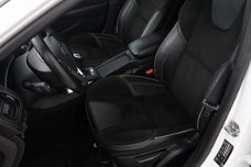 Volvo V40 - 2.0 D2 120 PK 6-Bak R-Design (BNS)