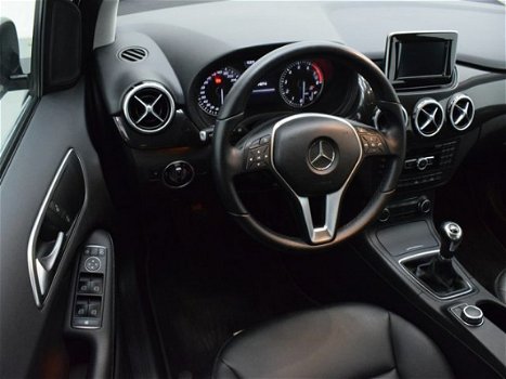 Mercedes-Benz B-klasse - B180 Ambition (NAVI/PDC/XENON) - 1