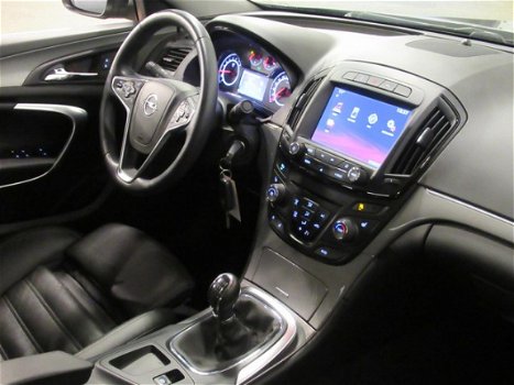 Opel Insignia - Hatchback 1.4T 140pk Business (Leder/Navi/Cruise) - 1