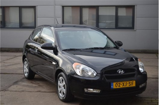 Hyundai Accent - 1.4i Dynamic - 1