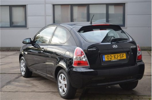 Hyundai Accent - 1.4i Dynamic - 1