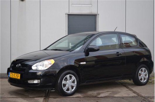 Hyundai Accent - 1.4i Dynamic - 1